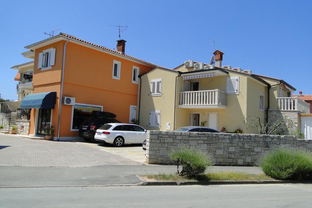 Apartments Villa Ela أوماغ المظهر الخارجي الصورة