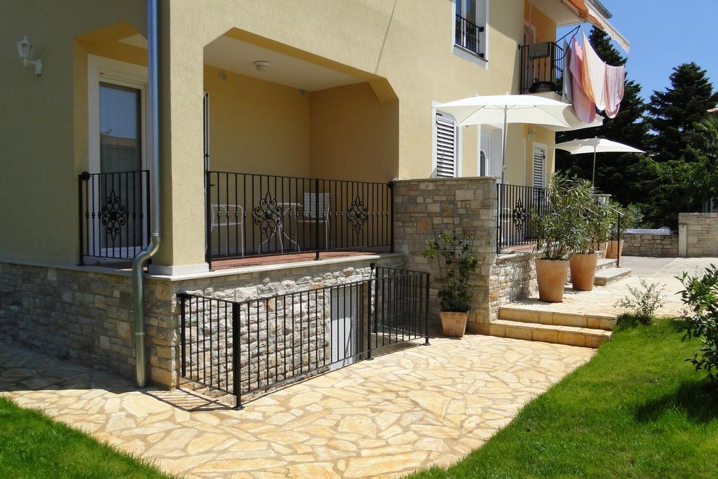 Apartments Villa Ela أوماغ المظهر الخارجي الصورة
