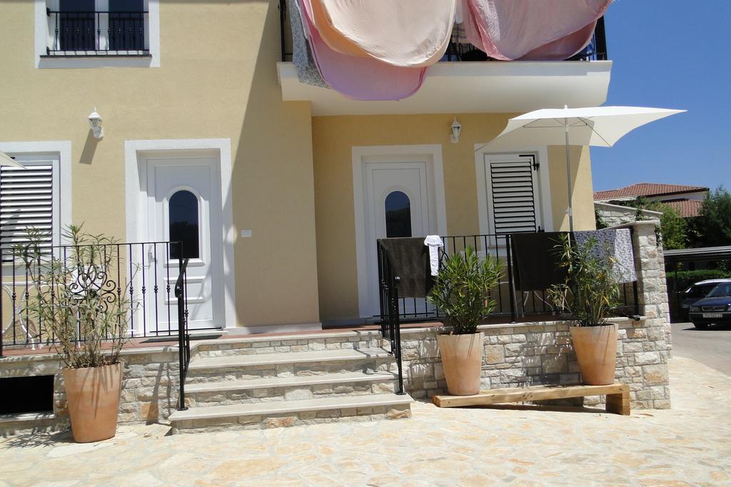 Apartments Villa Ela أوماغ المظهر الخارجي الصورة