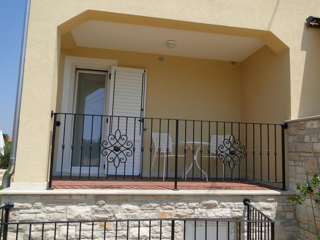 Apartments Villa Ela أوماغ المظهر الخارجي الصورة