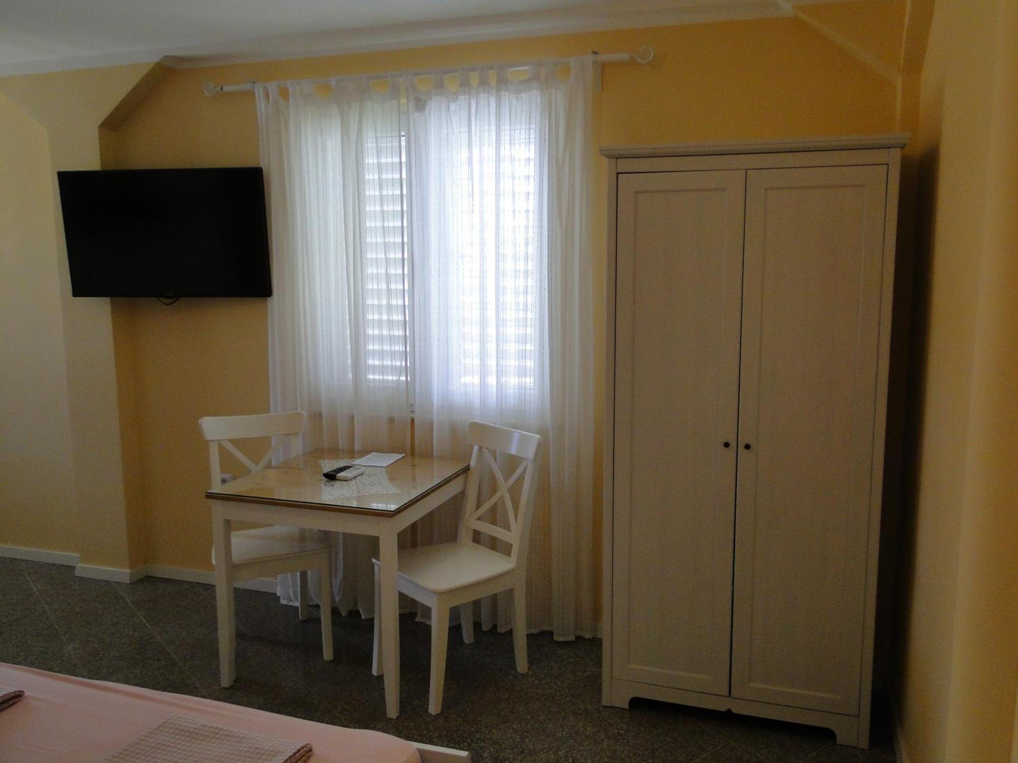 Apartments Villa Ela أوماغ الغرفة الصورة