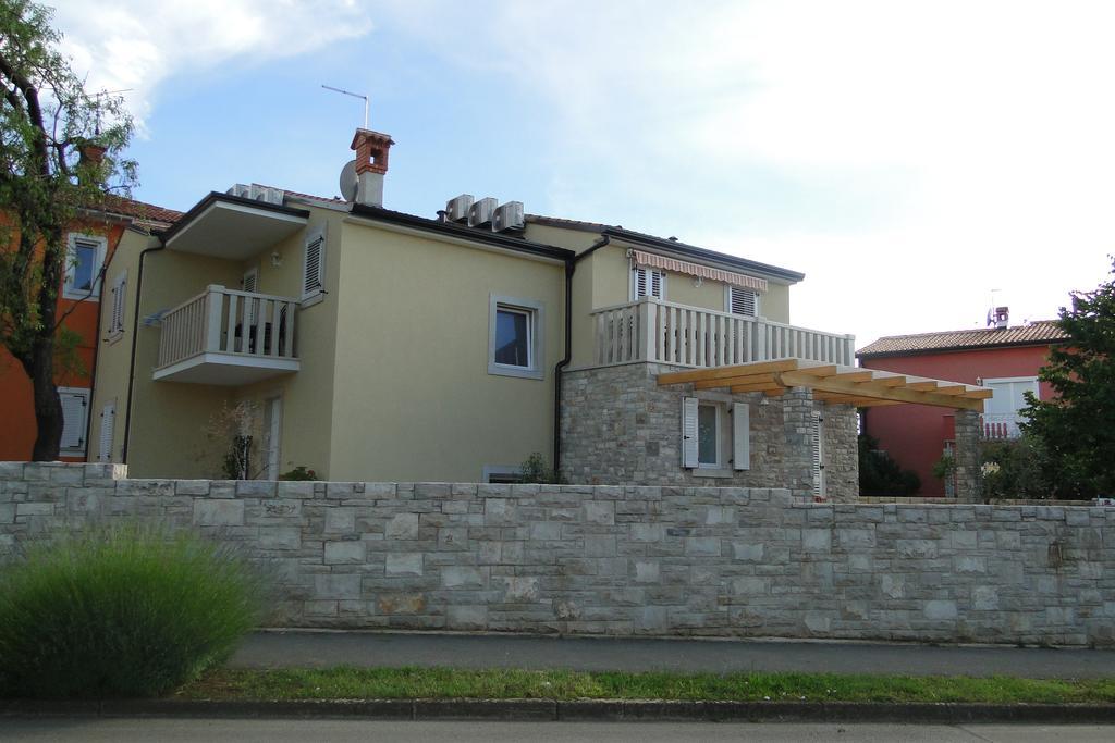 Apartments Villa Ela أوماغ المظهر الخارجي الصورة
